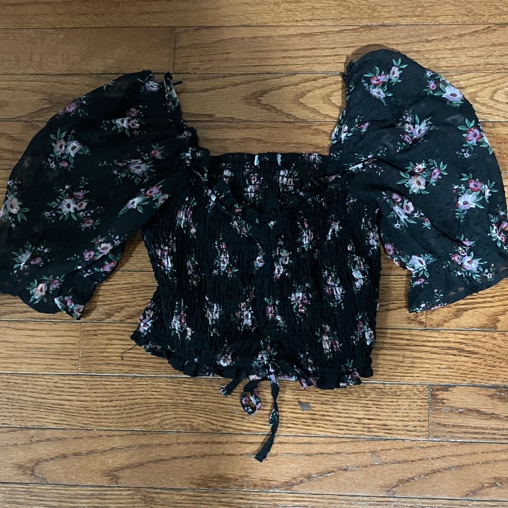 Floral Black Puff Sleeve Top